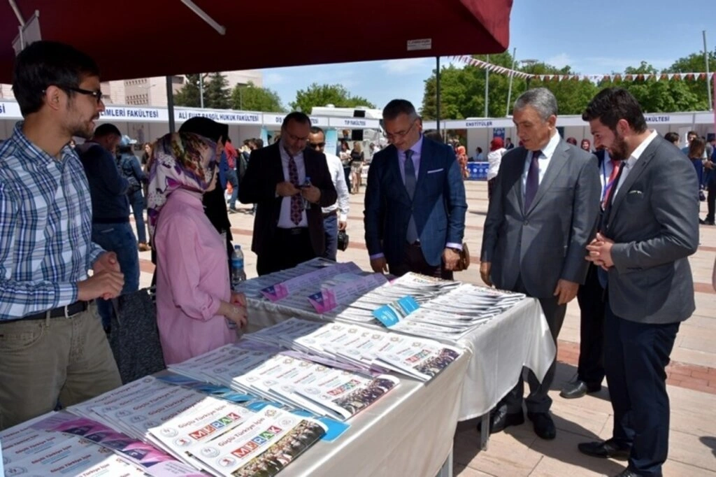 OMÜ’nün 12. Üniversite Tanıtım Günleri Şenlik Havasında Geçti