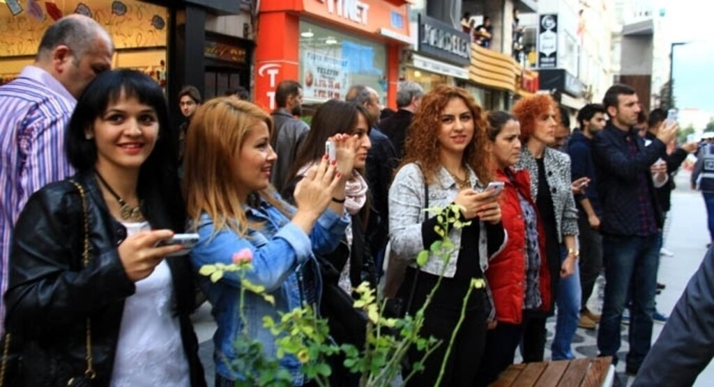 Çiftlik Caddesi üzerinde gerçekleşen Cumhuriyet Yürüyüşü Fotoğrafları
