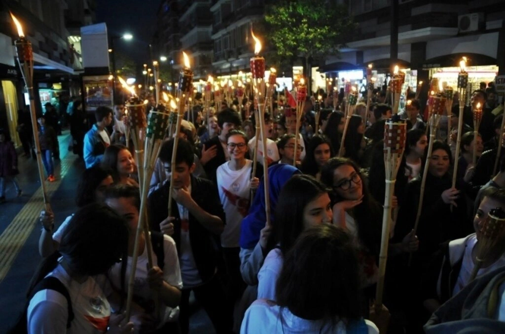 Samsun'da Fener Alayı ve Gençlik Festivali Yürüyüşü yapıldı