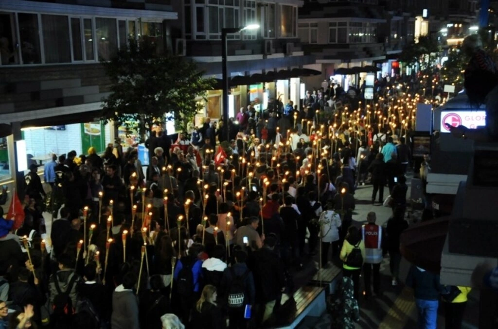 Samsun'da Fener Alayı ve Gençlik Festivali Yürüyüşü yapıldı