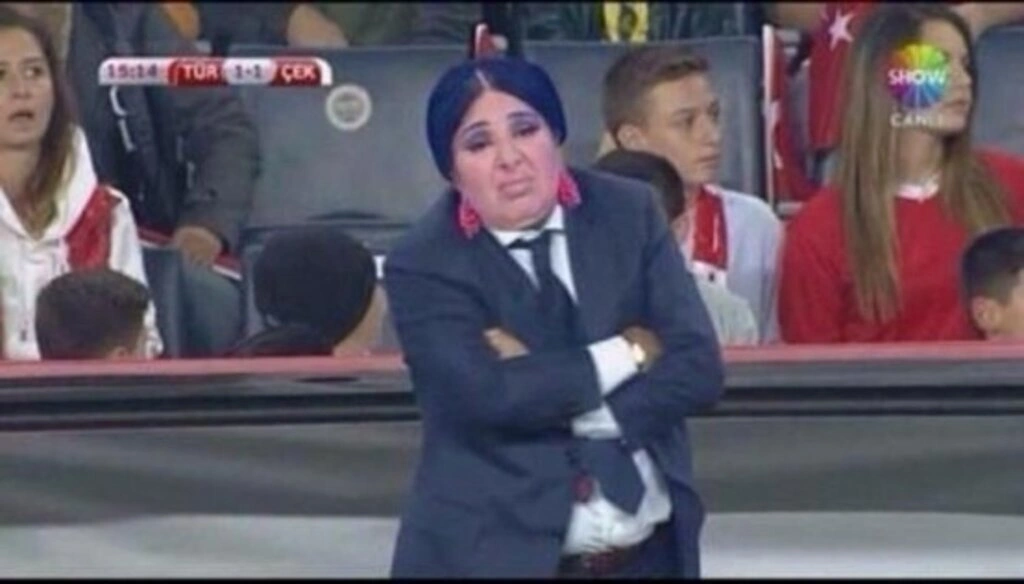 Nur Yerlitaş'ın Olay Yaratan Capsleri