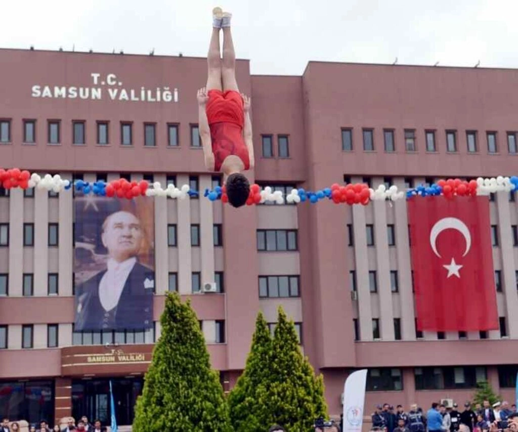 Atatürk'ün Samsun'a çıkışının 98. yıl dönümü kutlandı