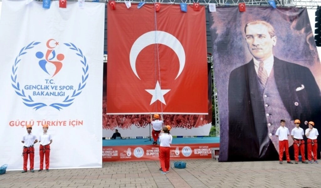 Atatürk'ün Samsun'a çıkışının 98. yıl dönümü kutlandı