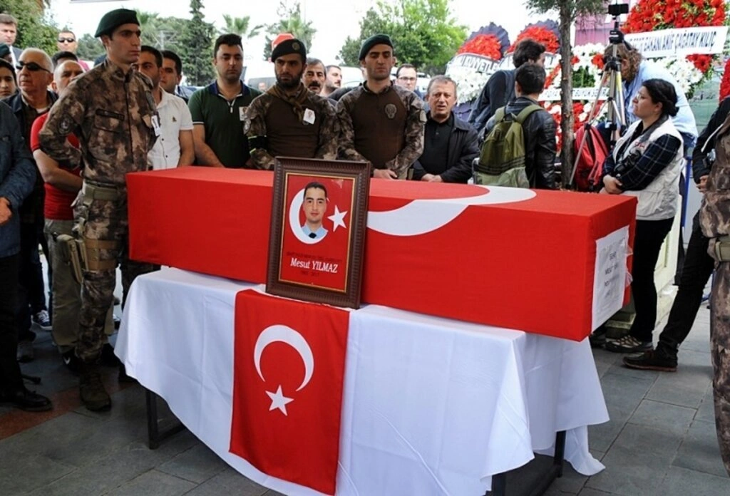 Şehit Mesut Yılmaz son yolculuğuna dualarla uğurlandı