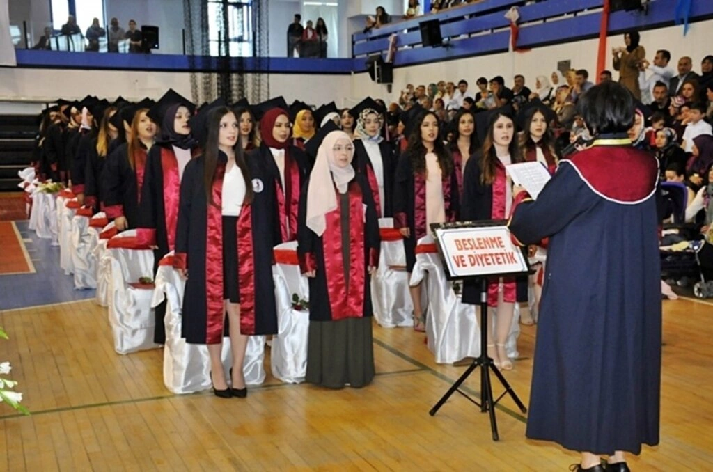 Sağlık Bilimleri Fakültesi mezuniyet töreni