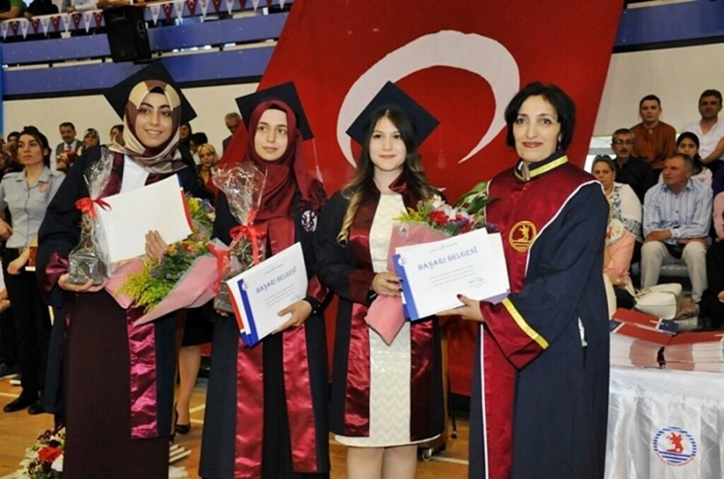 Sağlık Bilimleri Fakültesi mezuniyet töreni