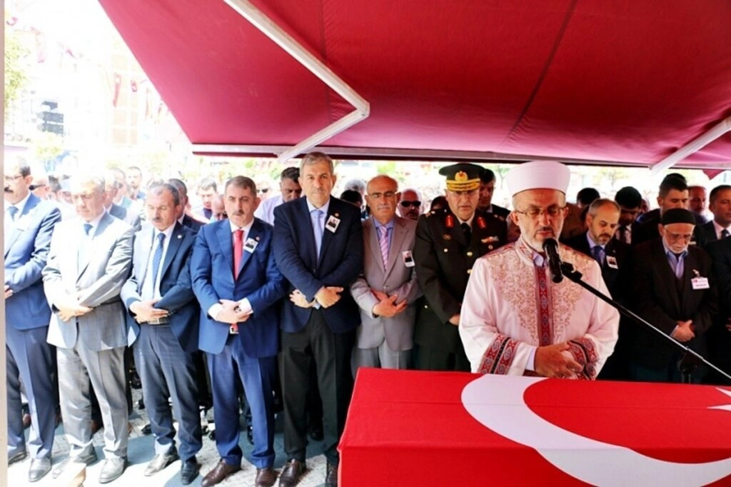 Samsun şehidini son yolculuğuna uğurladı