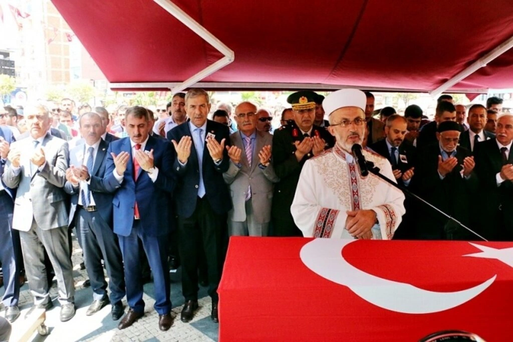 Samsun şehidini son yolculuğuna uğurladı