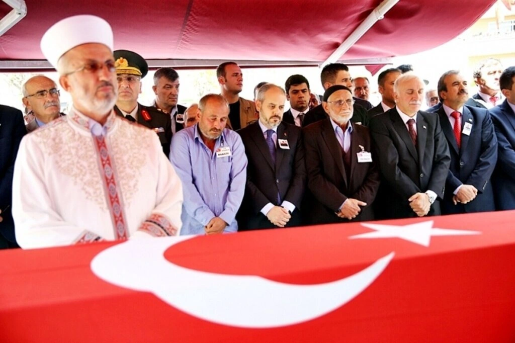 Samsun şehidini son yolculuğuna uğurladı