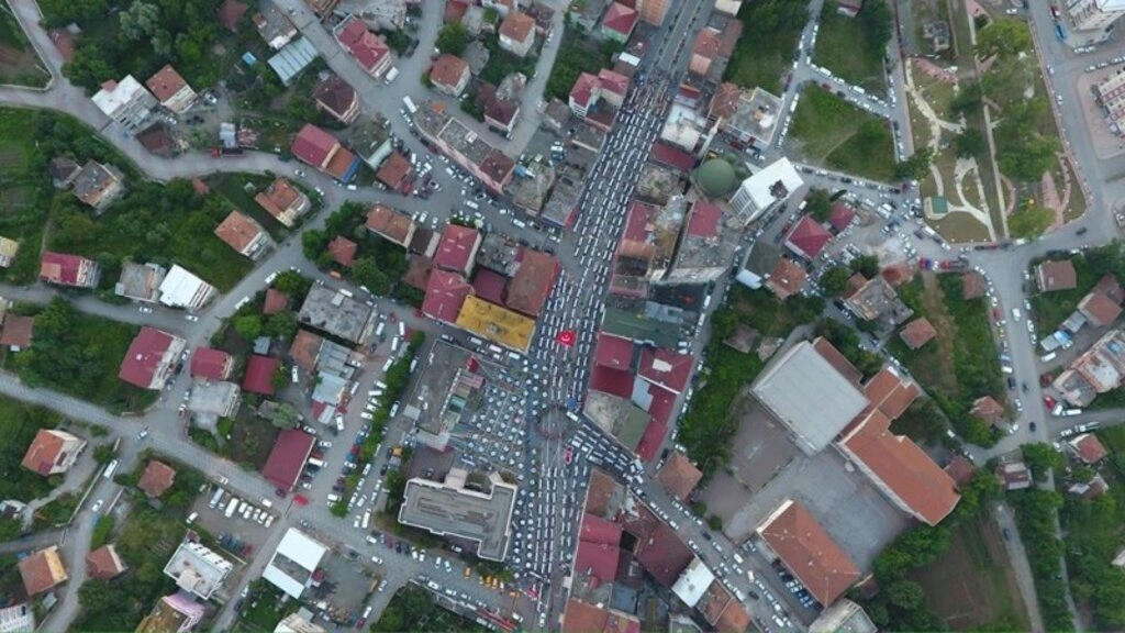Tekkeköy de on binler aynı sofra da oruç açtı