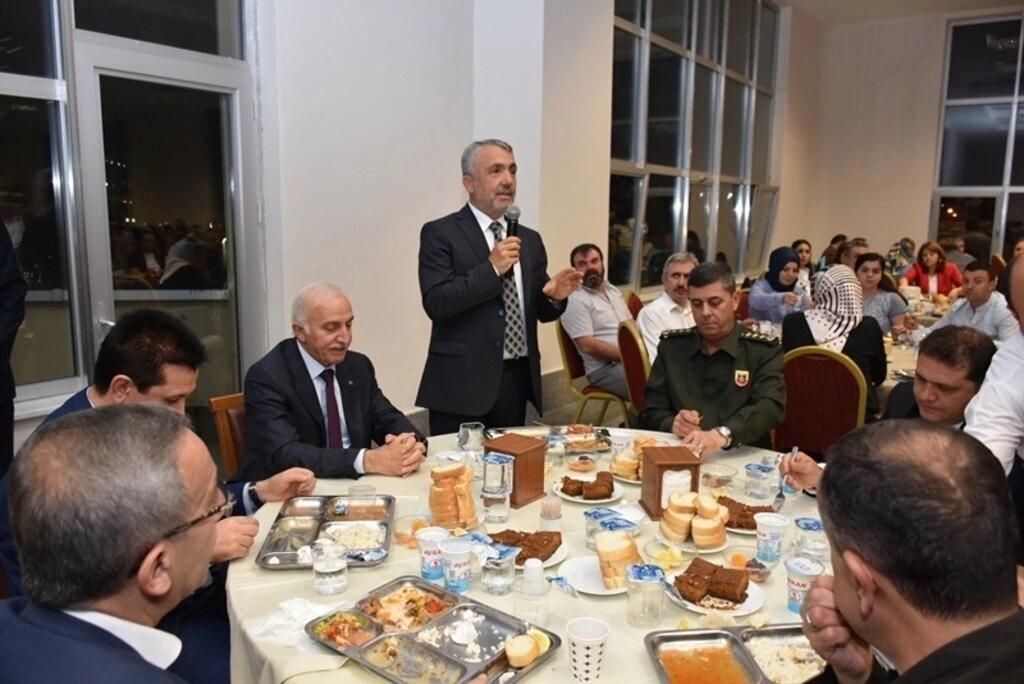 OMÜ Ailesi İftarda Bir Araya Geldi