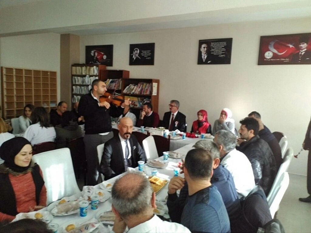 Türk Kızılayı Canik Şube Başkanlığı'ndan öğretmenler günü kutlaması