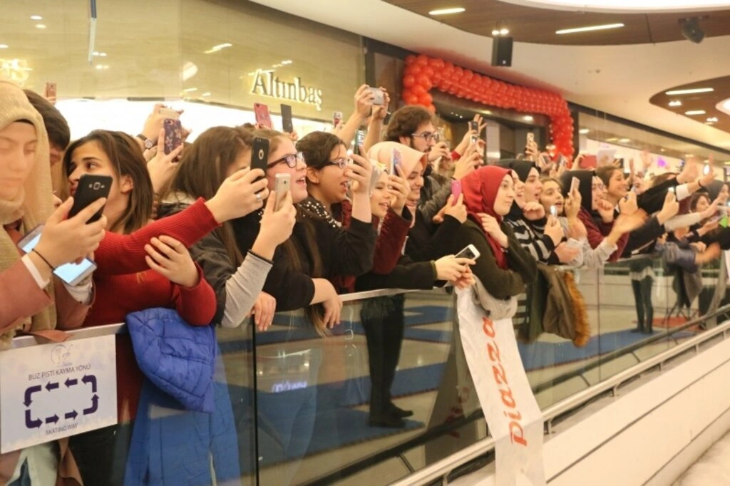 Piazza'da Oğuzhan Koç rüzgarı