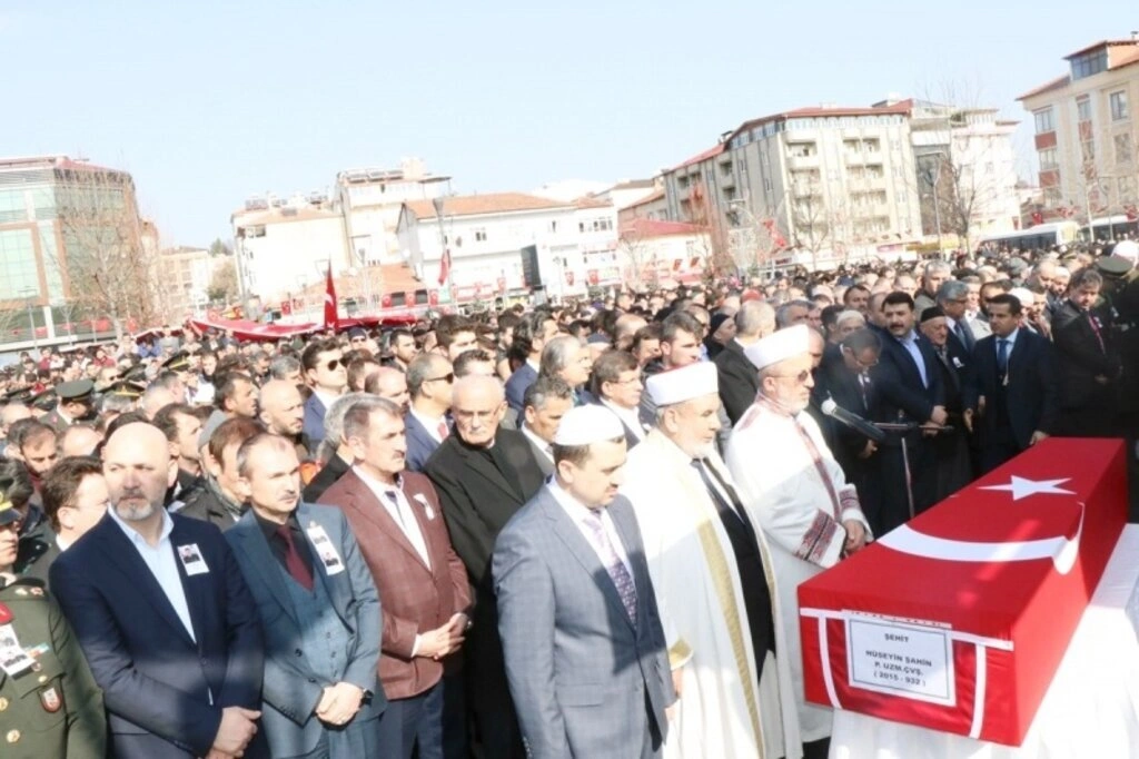 Kahraman Şehitlerimiz Şahin ve Akalın son yolculuklarına dualarla uğurlandı