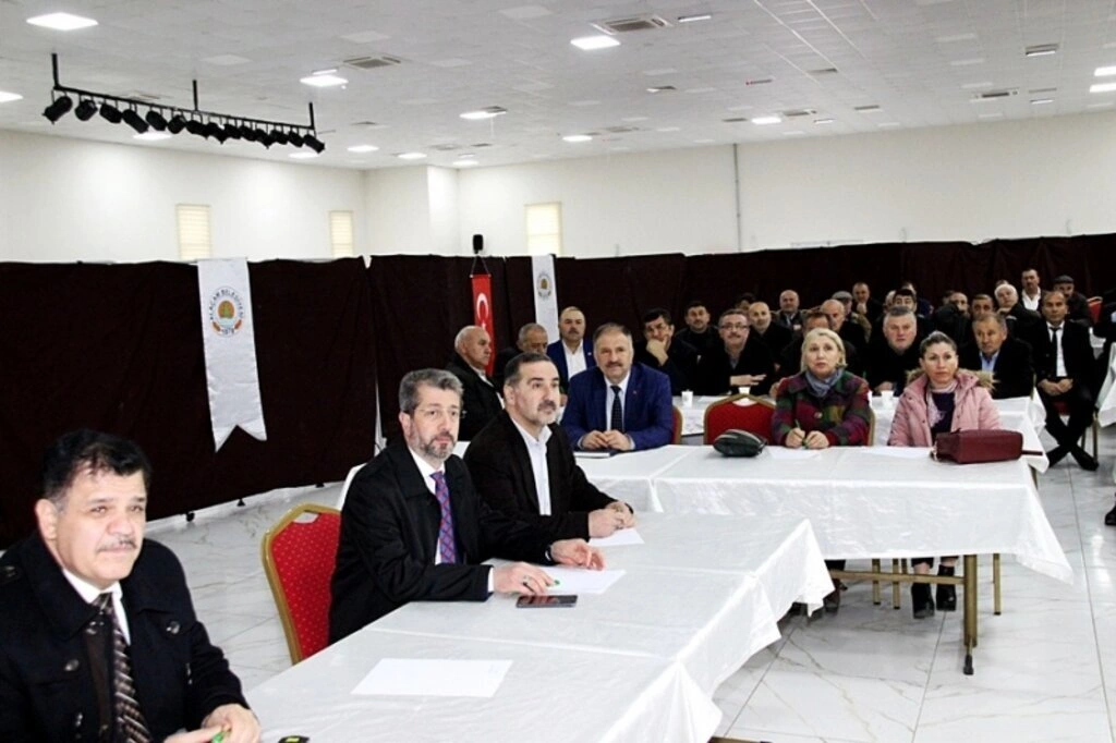 ALAÇAM BELEDİYE BAŞKANI HADİ UYAR MUHTARLAR İLE İSTİŞARE TOPLANTISINDA BİR ARAYA GELDİ