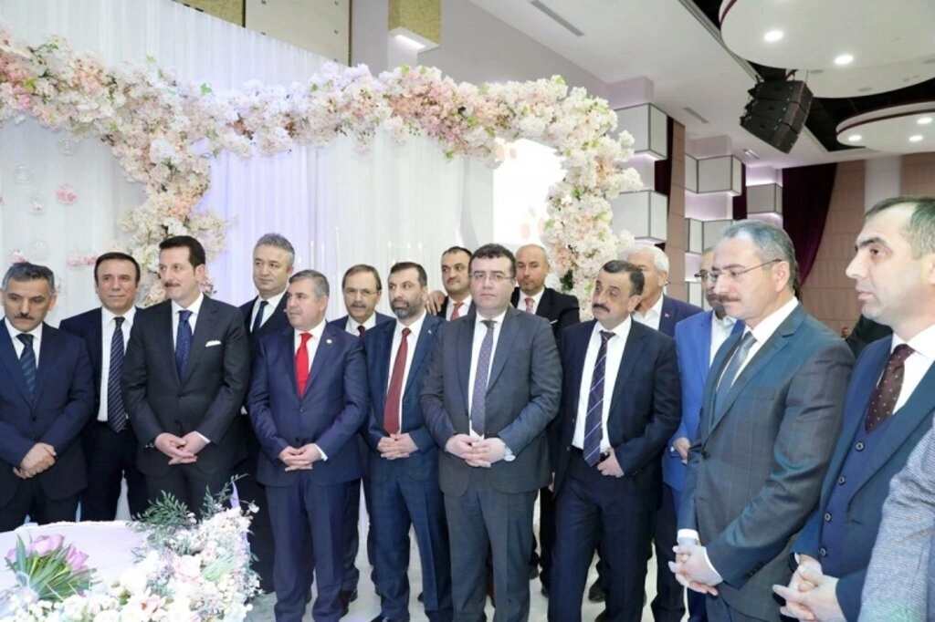 Büşra Tok ve Muhammet Kaya dünyaevine girdi