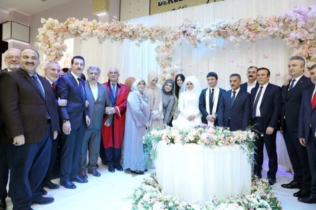 Büşra Tok ve Muhammet Kaya dünyaevine girdi