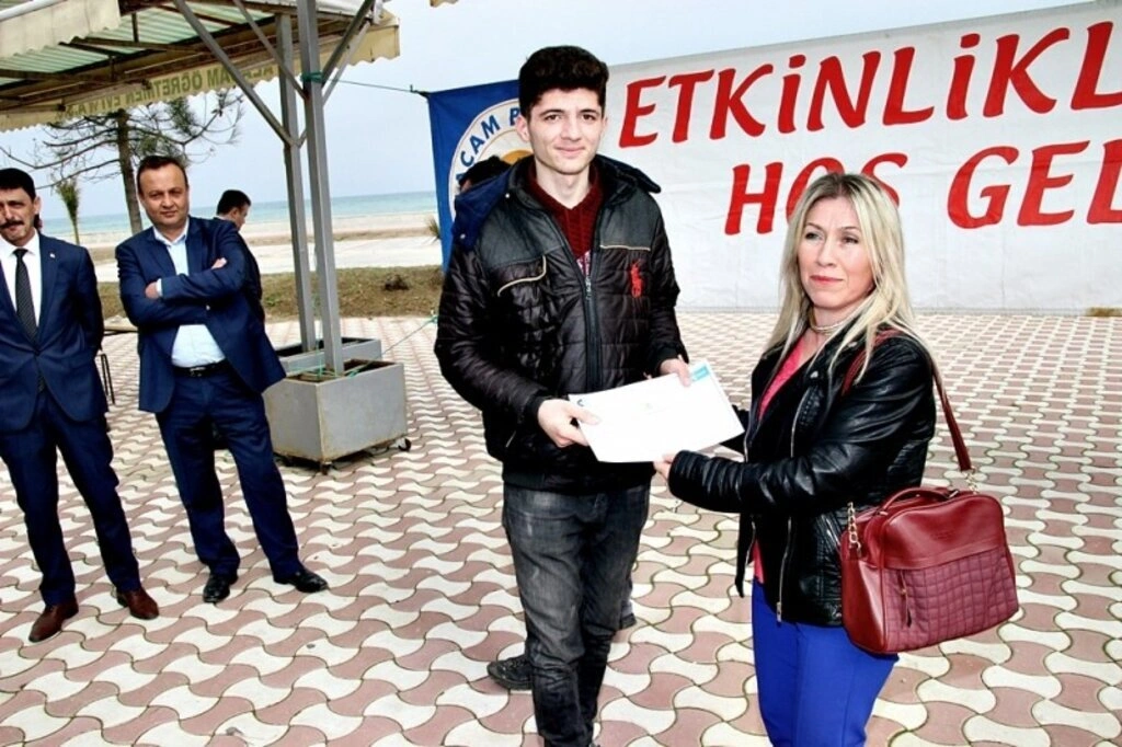 Alaçam'da Engelli ve Hükümlü Girişimcilere Belgeleri Verildi