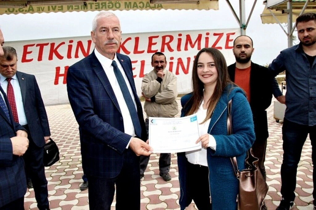 Alaçam'da Engelli ve Hükümlü Girişimcilere Belgeleri Verildi
