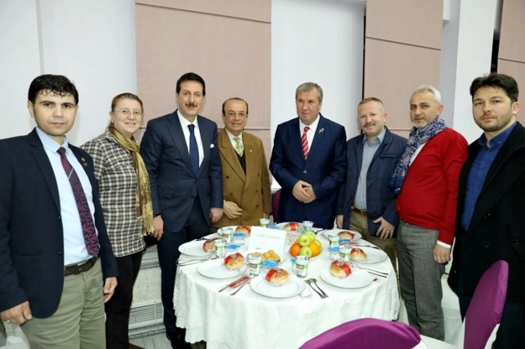 İLKADIM'DA YEREL YÖNETİMLER BULUŞMASI