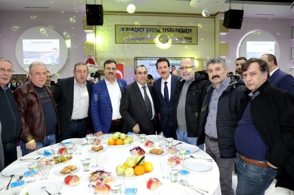 İLKADIM'DA YEREL YÖNETİMLER BULUŞMASI
