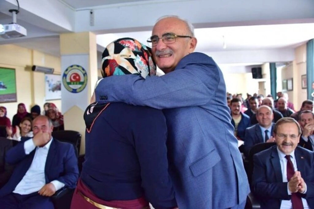 BÜYÜKŞEHİR BELEDİYESİ’NİN KIRSAL KALKINMA DESTEKLERİ KÖYDEN KENTE GÖÇÜ DURDURDU