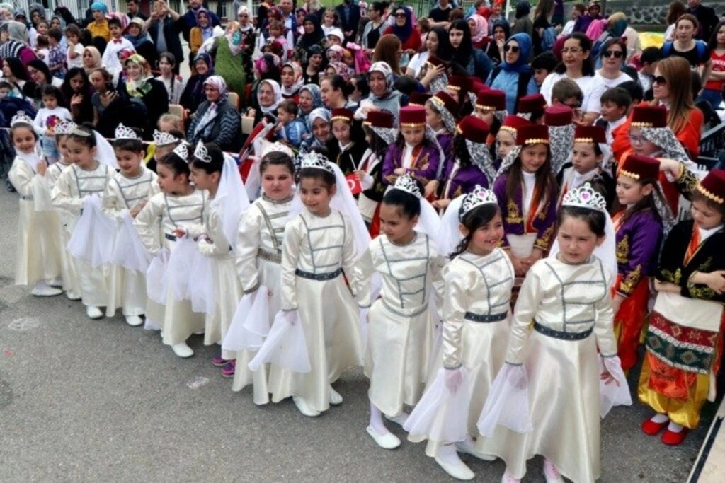 Toptepe İlkOkulu'nda 23 Nisan coşkusu