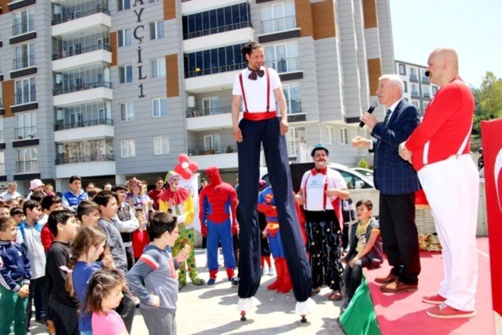 ALAÇAM BELEDİYESİ'NDEN 23 NİSAN ETKİNLİKLERİ
