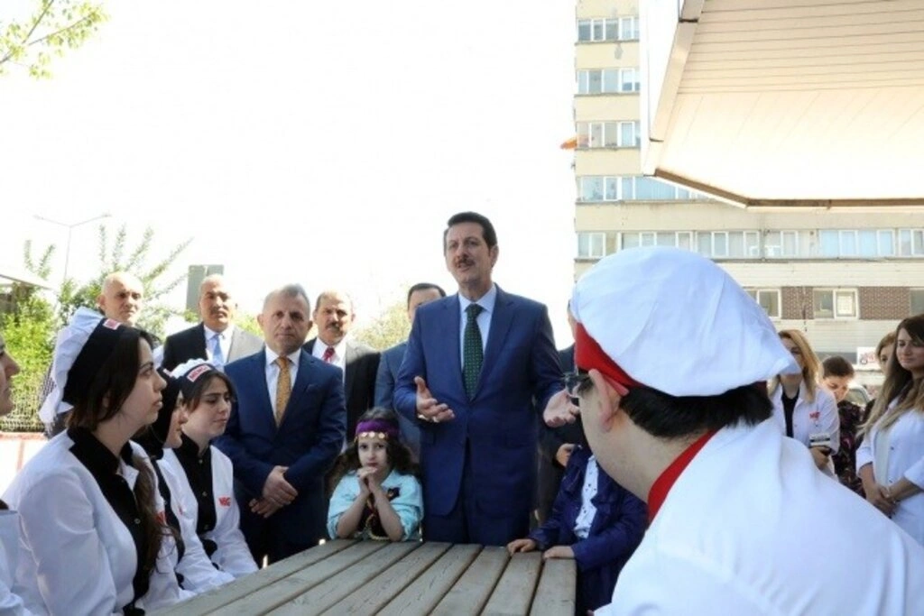 BAŞKAN TOK: GENÇLERE İSTİHDAM SAĞLAMAYA DEVAM EDECEĞİZ