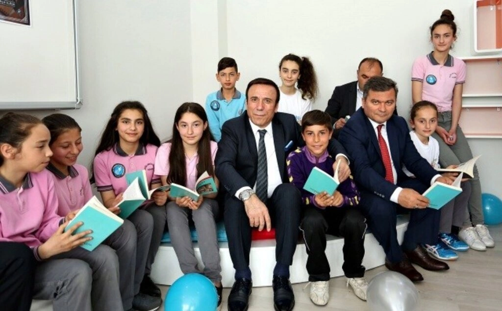 Canik'te eğitim yatırımı bitmiyor