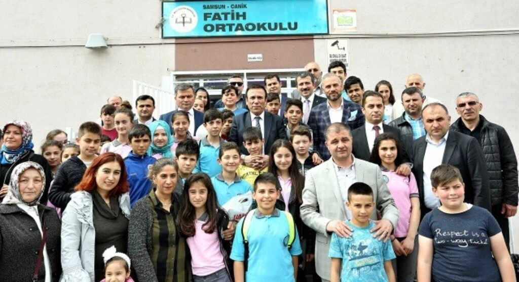 Canik'te eğitim yatırımı bitmiyor