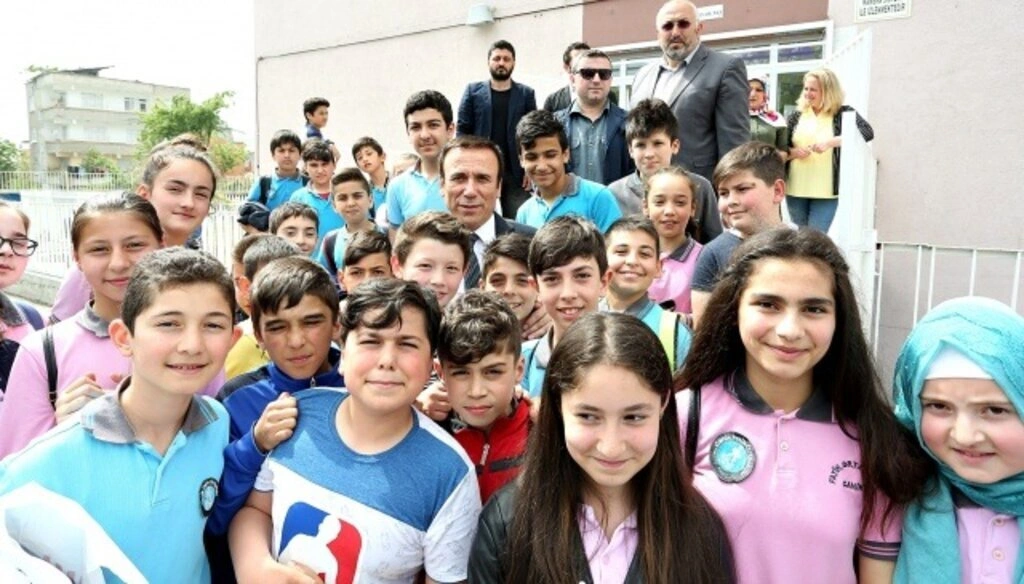 Canik'te eğitim yatırımı bitmiyor