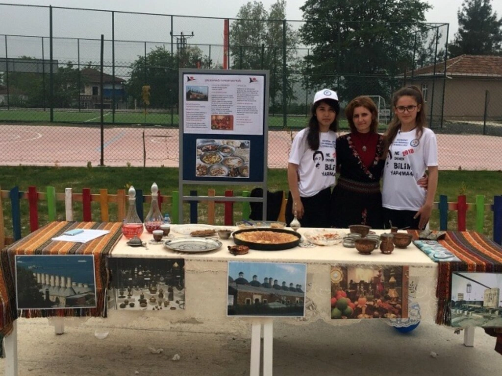 Ağcagüney Anadolu Lisesi'nde TÜBİTAK 4006 Bilim Fuarı