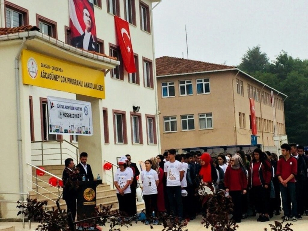 Ağcagüney Anadolu Lisesi'nde TÜBİTAK 4006 Bilim Fuarı
