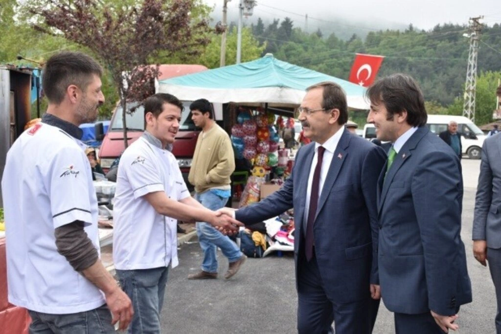 Yakakent'te Geleneksel 4. Hıdırellez Şenlikleri ve Karakucak Güreşleri