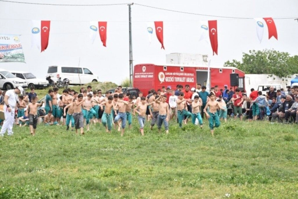 Yakakent'te Geleneksel 4. Hıdırellez Şenlikleri ve Karakucak Güreşleri