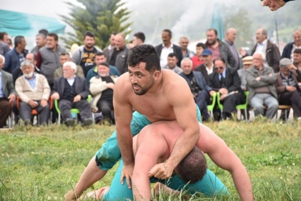 Yakakent'te Geleneksel 4. Hıdırellez Şenlikleri ve Karakucak Güreşleri