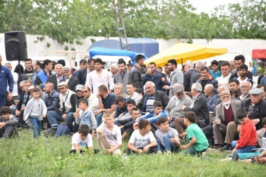 Yakakent'te Geleneksel 4. Hıdırellez Şenlikleri ve Karakucak Güreşleri