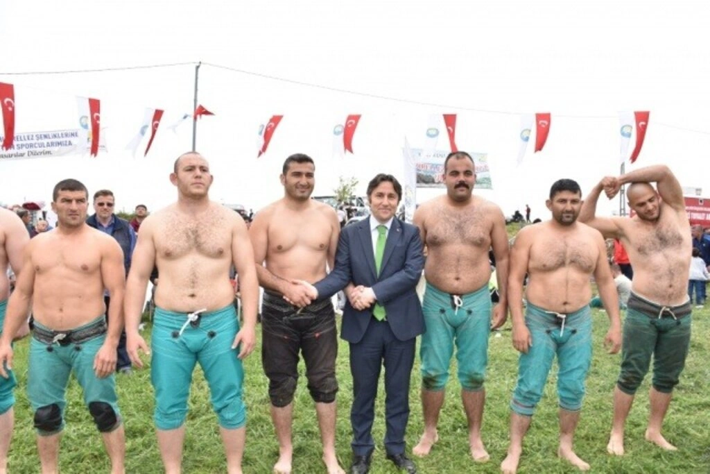 Yakakent'te Geleneksel 4. Hıdırellez Şenlikleri ve Karakucak Güreşleri