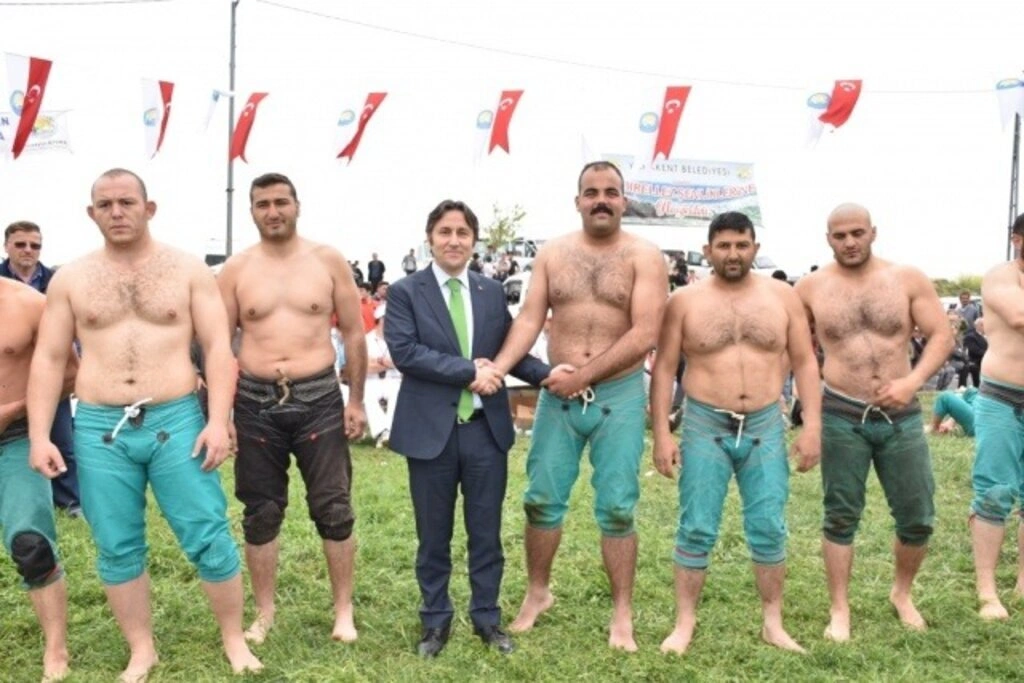 Yakakent'te Geleneksel 4. Hıdırellez Şenlikleri ve Karakucak Güreşleri
