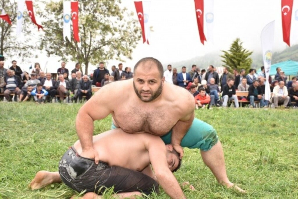 Yakakent'te Geleneksel 4. Hıdırellez Şenlikleri ve Karakucak Güreşleri