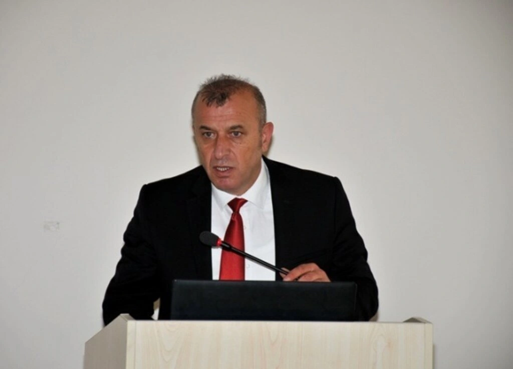 OMÜ Veteriner Fakültesi 1. sınıf öğrencileri beyaz önlük giydi