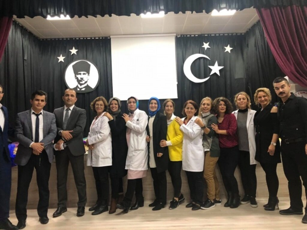 Hasköy Cumhuriyet ilkokulu'da yürekleri ısıtan şiir yarışması