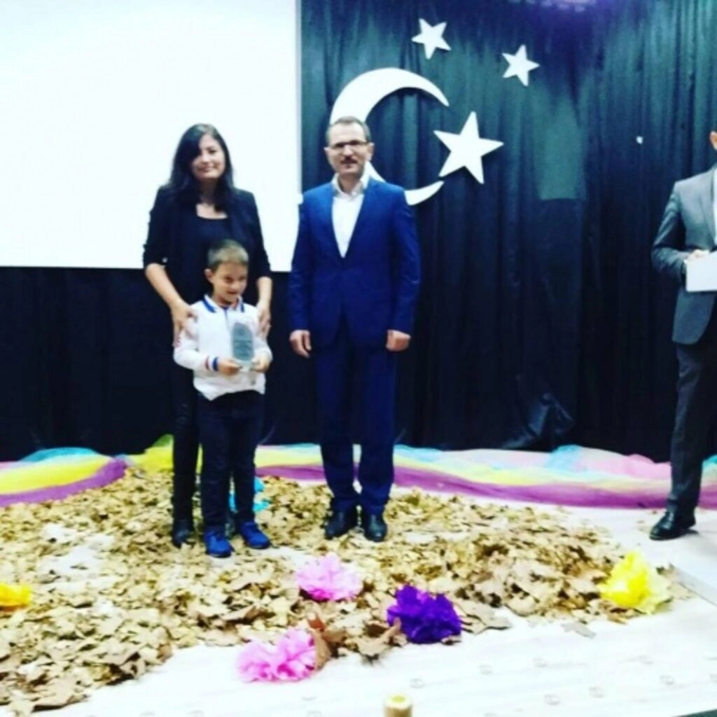 Hasköy Cumhuriyet ilkokulu'da yürekleri ısıtan şiir yarışması