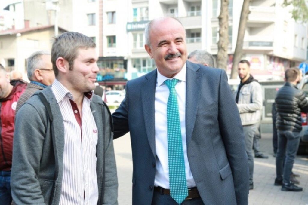 Fikret Oy Terme Belediyesi için aday adayı oldu