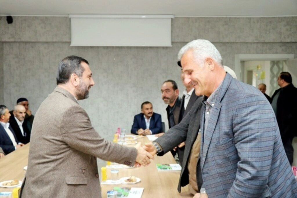 Başkan Sarıcaoğlu Kavak'ta muhtarlar ve STK'larla biraraya geldi