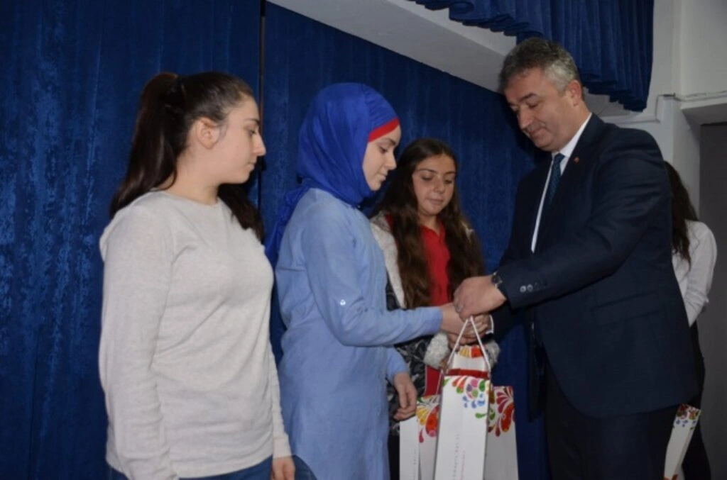 19 Mayıs'ta öğretmenler günü coşkusu