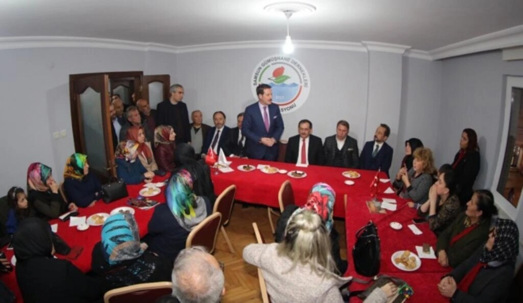 DEMİR VE TOK ESNAFLA BULUŞTU