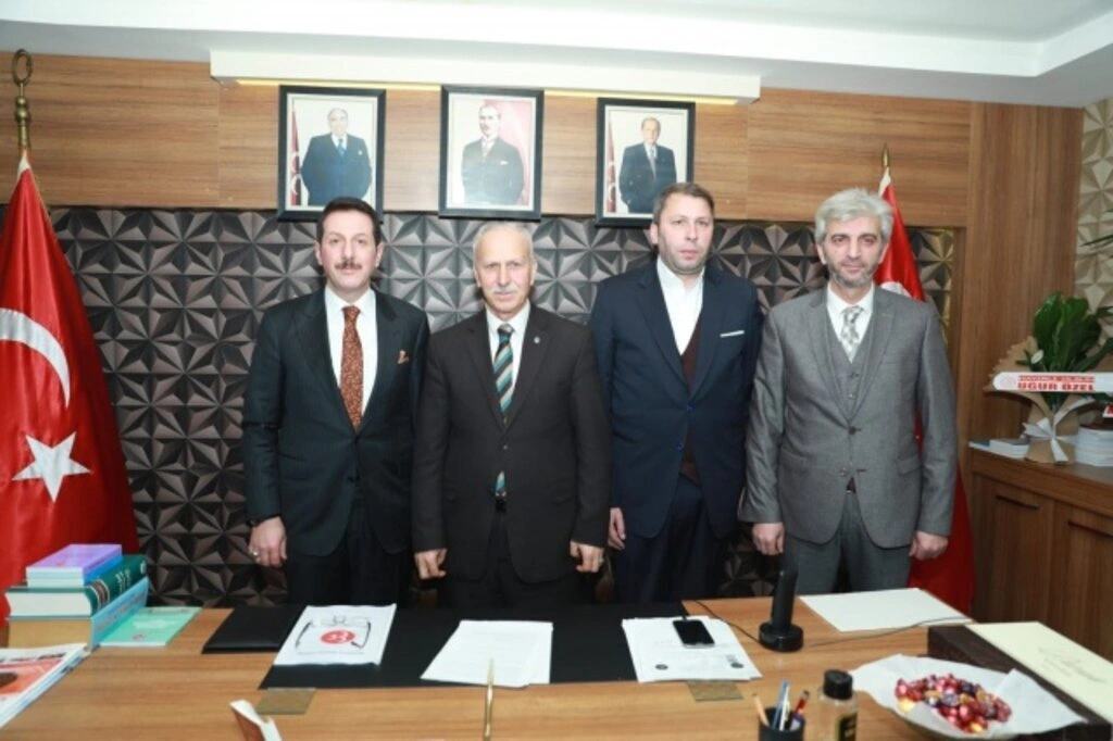 İlkadım Belediye Başkanı Erdoğan Tok, Samsun Milliyetçi Hareket Partisi(MHP) teşkilatlarına ziyaret yaptı