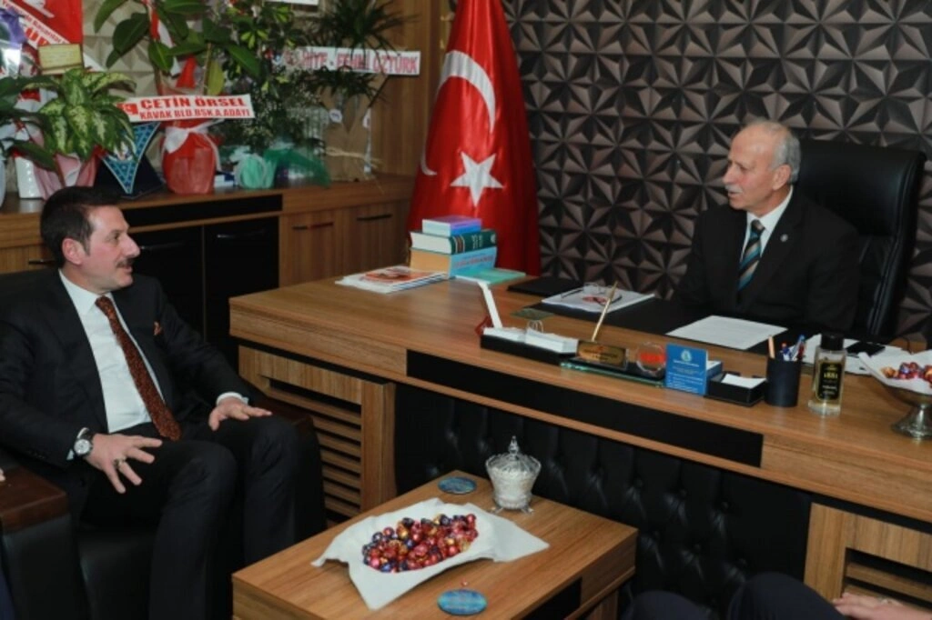 İlkadım Belediye Başkanı Erdoğan Tok, Samsun Milliyetçi Hareket Partisi(MHP) teşkilatlarına ziyaret yaptı